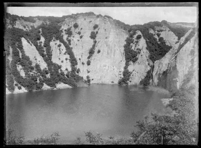 Southern Crater, Waimangu