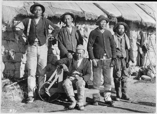 Chinese gold miners at Muddy Creek, Waikaia