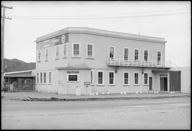 Quinn's Post Hotel, Upper Hutt