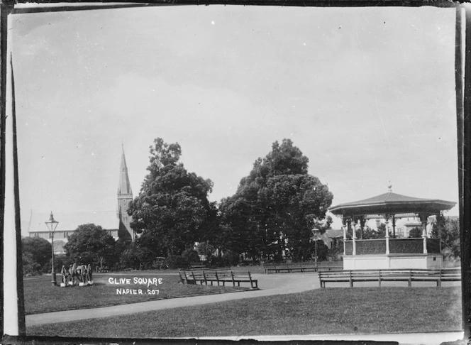 Clive Square, Napier