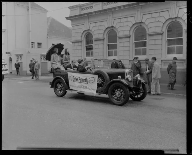 Kings Theatre, Float in Atlantic Parade