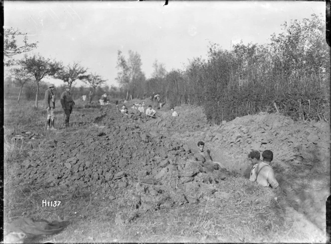 Digging gun positions for New Zealand trench mortars, near Le Quesnoy, France, World War I