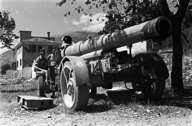 Italian 210mm howitzer, Balsorano, Italy