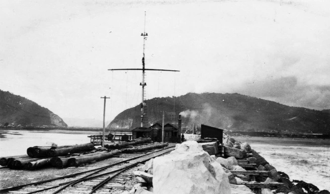 The breakwater and signal station, Greymouth