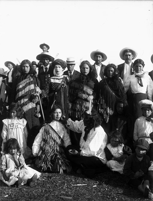 Group at Papawai Pa, Greytown