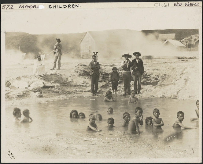 Pulman (Photographic Studio, Auckland) fl 1873-1900 : Photograph of Maori children at hot pools in Whakarewarewa