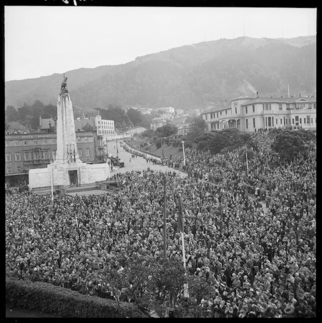 Crowd at the official VE Day celebrations, Lambton Quay, Wellington