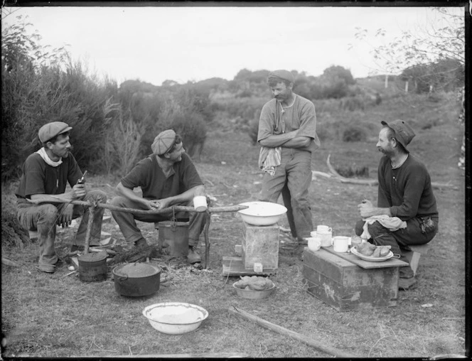 Kauri gum diggers, Northland region