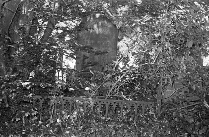 The grave of Agnes Leek and the Frazer family, plot 1.O, Sydney Street Cemetery.