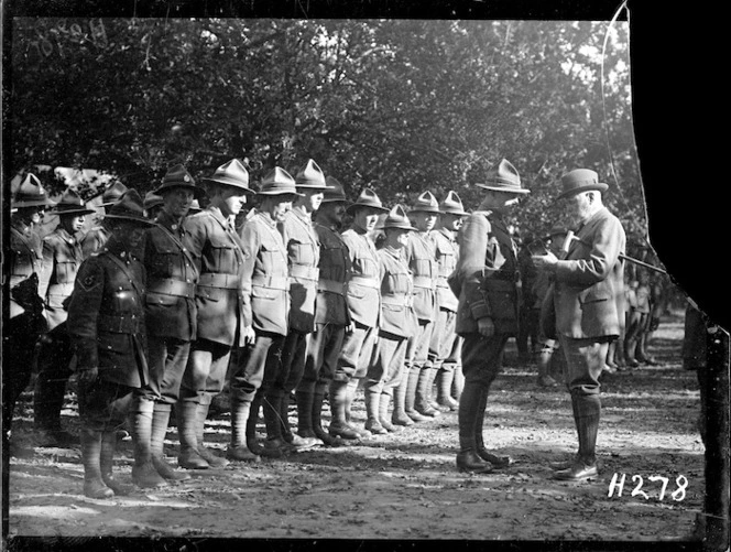Sir Thomas MacKenzie with New Zealand troops in France, World War I