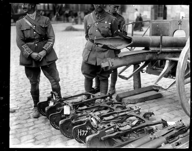 Guns captured by the New Zealanders at Messines