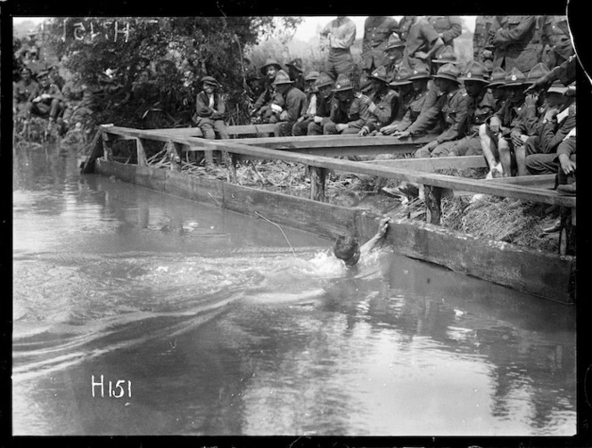 A race finish at the New Zealand Division water sports, World War I