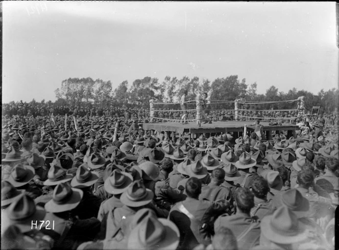 Crowd of soldiers watching a boxing match at the New Zealand Divisional Sports, Authie