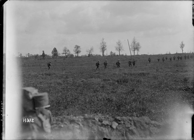 New Zealand troops advance towards Bapaume, World War I