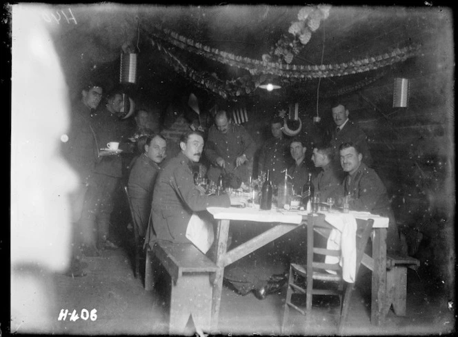 New Zealand Commander carves the turkey on Christmas Day, Chateau Segard, 1917