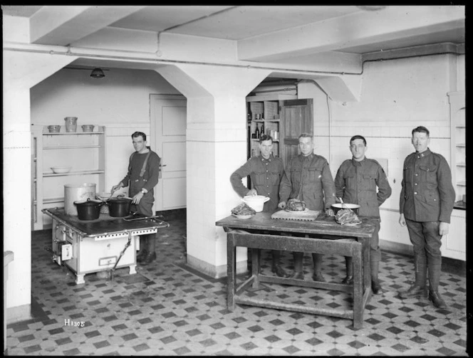 New Zealand soldiers at an educational cooking class in Mulheim, Germany, 1919