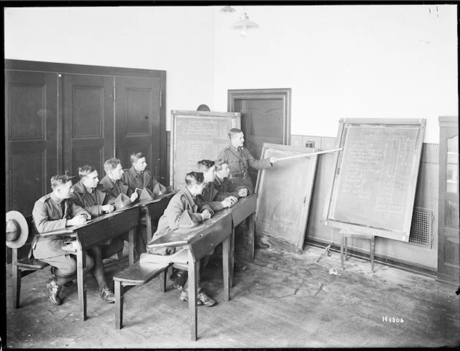 New Zealand soldiers receiving educational instruction in Mulheim, Germany, 1919