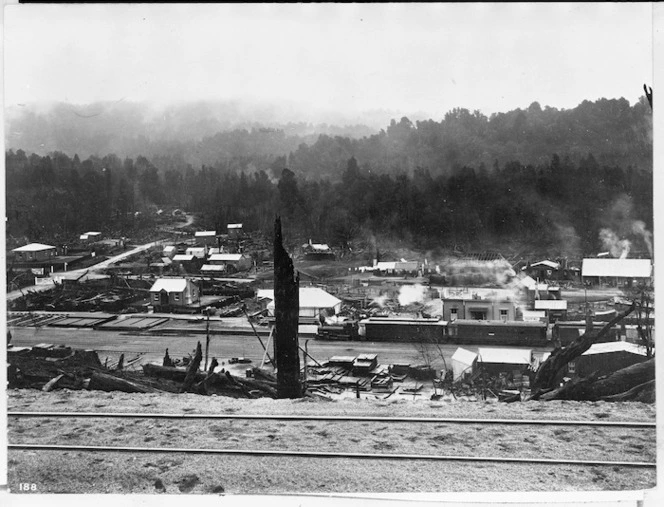 Settlement at Raurimu, Ruapehu district, from the foot of the Raurimu Spiral