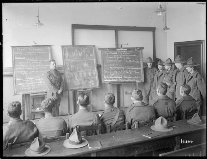 New Zealand soldiers receive educational instruction in Mulheim, Germany, 1919