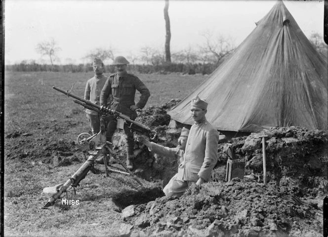 A New Zealand soldier at a French machine gun post, World War I