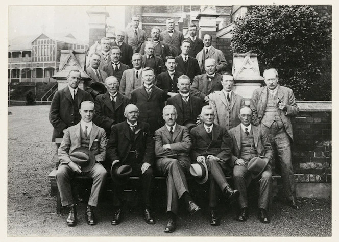 Veterinarians at the first meeting of the NZVA