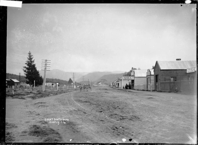 The Great South Road leading out of Huntly, ca 1910s