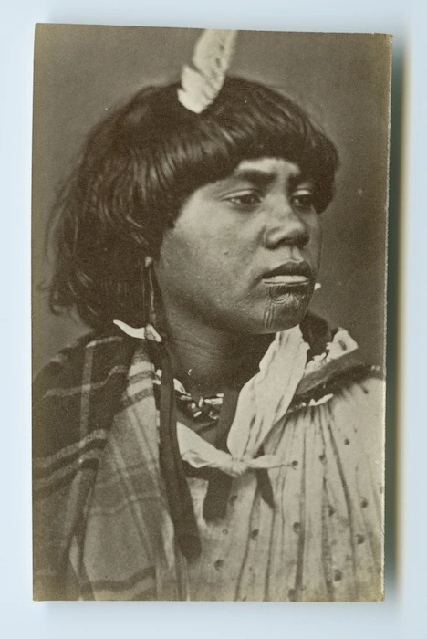 American Photo Company (Auckland) fl 1870s : [Maori portrait - Woman]