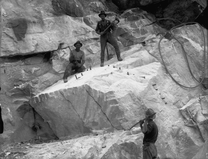 Men cutting blocks of marble, Kairuru quarry