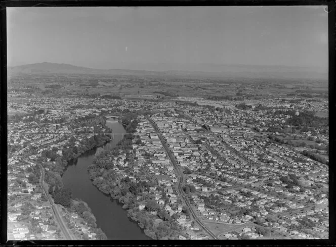 City of Hamilton and the Waikato River