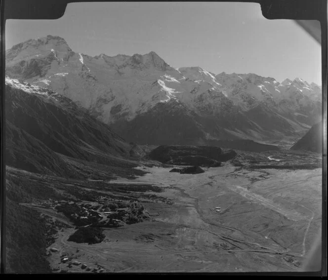 The Hermitage airstrip, Mt Cook
