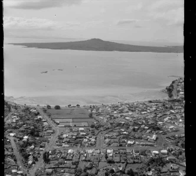 St Heliers, looking towards Rangitoto, Auckland