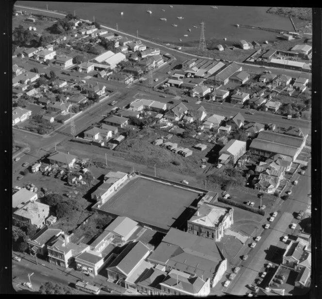 Factories and housing scenes in Auckland