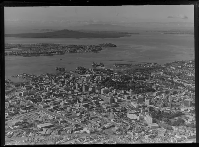 Auckland City with Waitemata Harbour, Albert Park and Freemans Bay