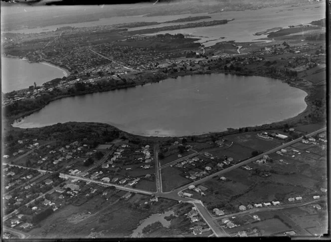 Lake Takapuna (Lake Pupuke), Takapuna, Auckland