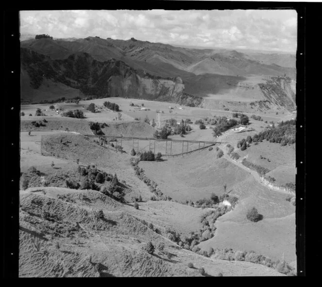 Mangaweka Viaduct, railway viaduct in Rangitikei County