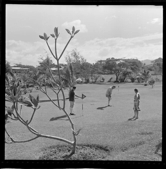 Playing golf, Skylodge Hotel, Nadi, Fiji