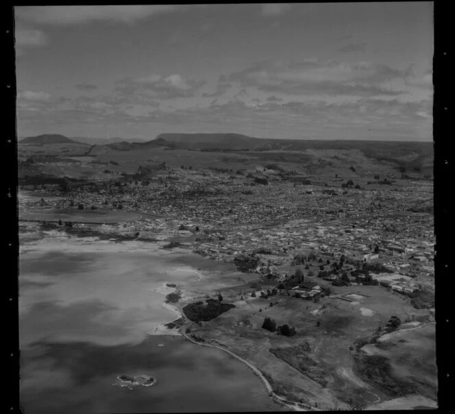 Rotorua with thermal area of Lake Rotorua