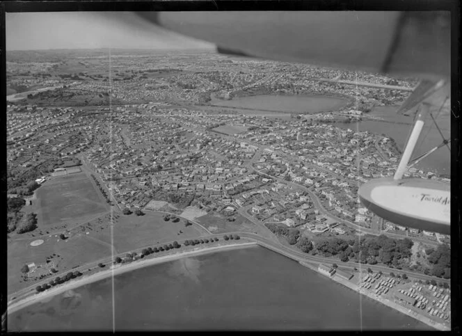 Orakei, Auckland, including Tamaki Drive, Orakei Basin, and surrounding houses