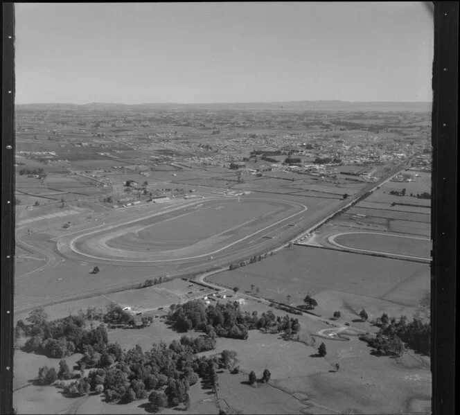 Pukekohe, Auckland, including Pukekohe Park Racecourse and Franklin Trotting Club
