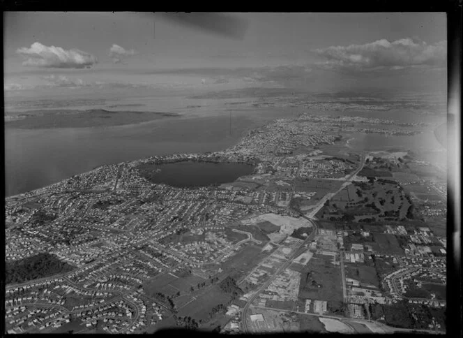 Wairau Road, Takapuna, Auckland