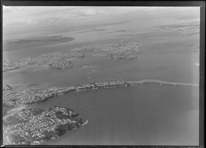 Auckland Harbour Bridge from North Shore side