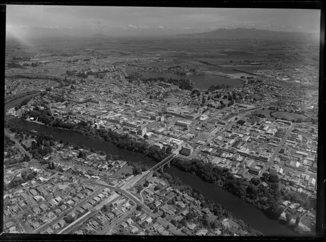 Hamilton city and the Waikato River