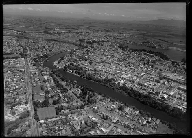 Hamilton city and the Waikato River