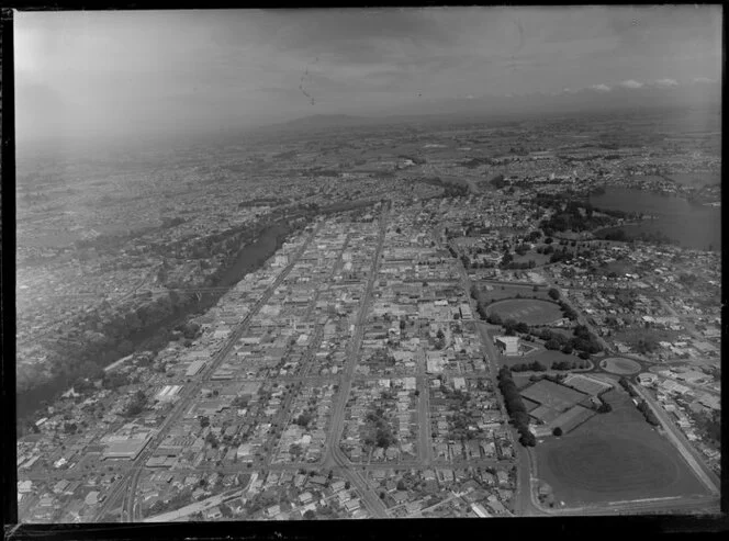 Hamilton city and the Waikato River