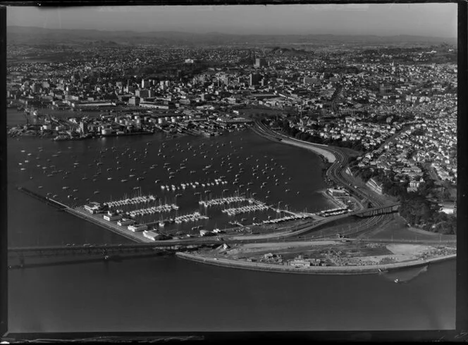 Auckland, including southern end of Harbour Bridge, Westhaven Marina, and St Marys Bay