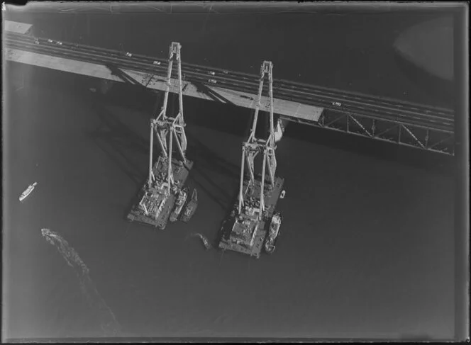 Auckland Harbour Bridge extensions with 'Nippon Clipon' cranes