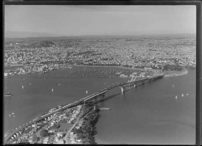 Auckland Harbour Bridge extensions with 'Nippon Clipons' and cranes