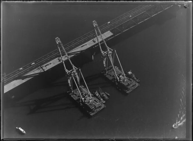 Auckland Harbour Bridge extensions with 'Nippon Clipons' and cranes