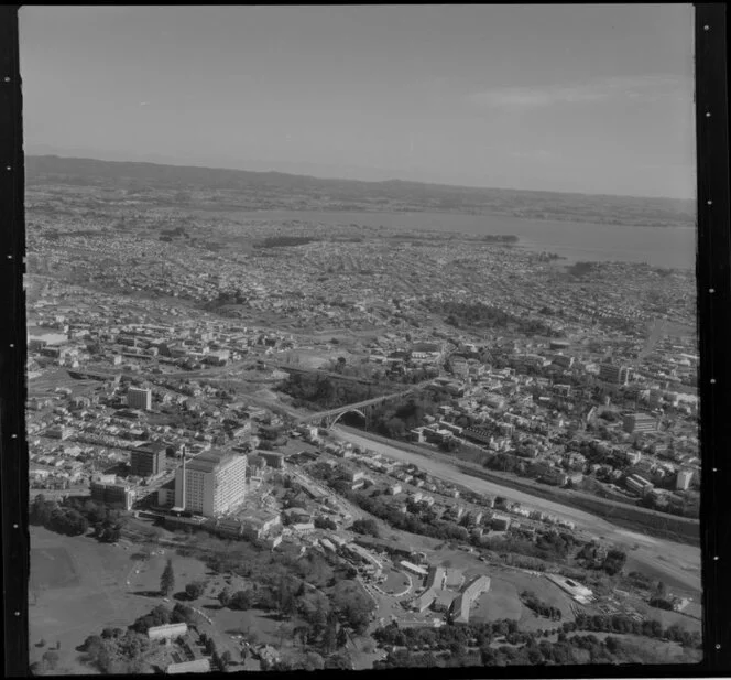 Auckland, wuth Auckland Hospital Clinical Services Block and The Domain at bottom left