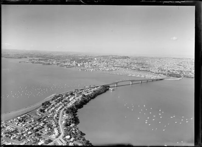 Auckland Harbour Bridge, including Northcote in the foreground
